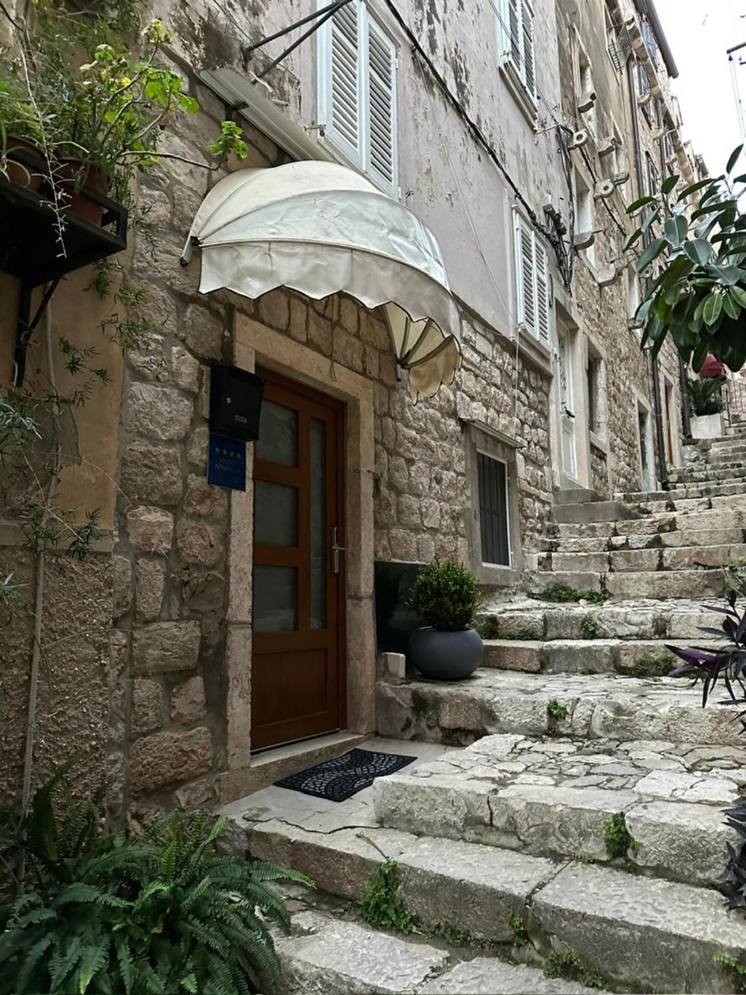 Noa Old Town Apartment *